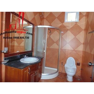 Cần cho thuê villa đường Thảo Điền, Quận 2, DT 600m2, giá 4200$/tháng