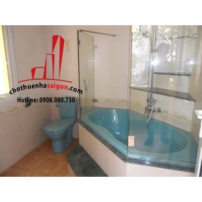 cho thuê villa quận phú nhuận, mặt tiền đường Hoàng Văn Thụ. Giá: 4500 usd