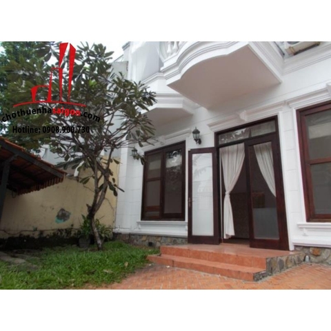 Cho thuê Villa Quận 2, khu Thảo Điền, giá 2000$