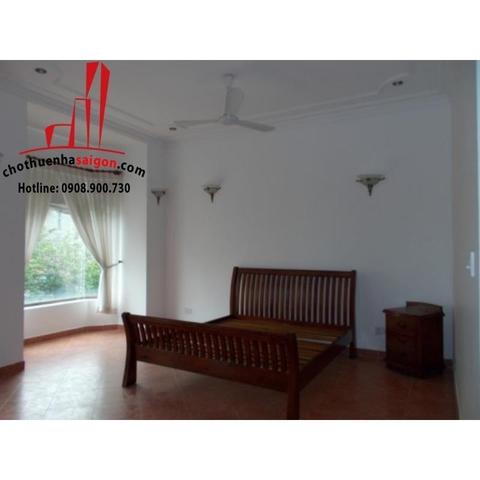 Cho thuê Villa Quận 2, khu Thảo Điền, giá 2000$