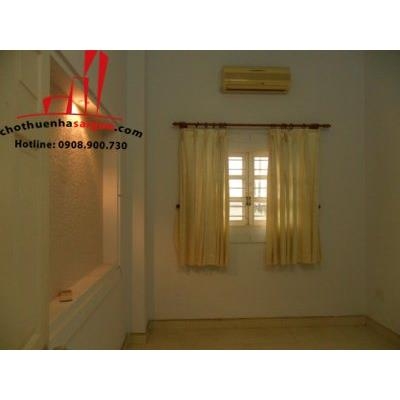 cho thuê biệt thự phường thảo điền quận 2, đường quốc hương, giá 2000$/tháng