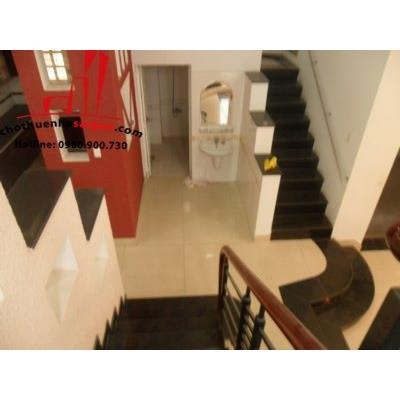 cho thuê biệt thự phường thảo điền quận 2, đường quốc hương, giá 2000$/tháng