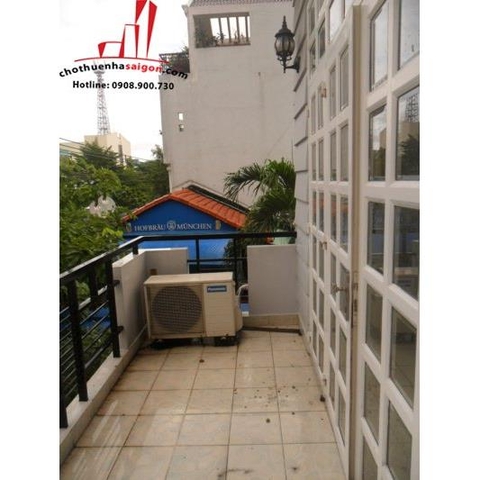cho thuê biệt thự phường thảo điền quận 2, đường quốc hương, giá 2000$/tháng