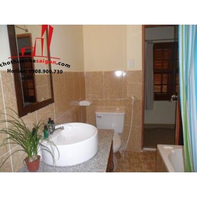 cho thuê biệt thự quận 2, biệt thự sân vườn,phường thảo điền giá 3000$