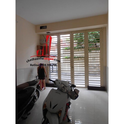 Cho thuê Villa Quận Phú Nhuận, hẻm nội bộ đường Phan Xích Long. Giá : 30 triệu