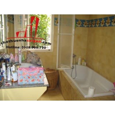 cho thuê biệt thự thảo điền quận 2,  đường nguyễn văn hưởng gía 1800$/tháng