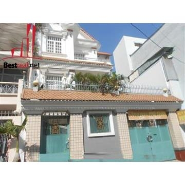 Cho thuê Villa Quận Phú Nhuận, đường Trương Quốc Dung. Giá : 3.200 usd/tháng.