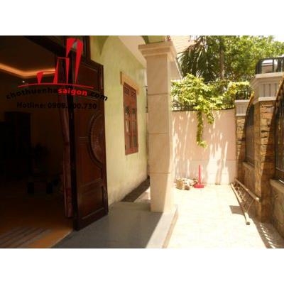 cho thuê biệt thự quận 2, đường trần não, giá 1500$/tháng