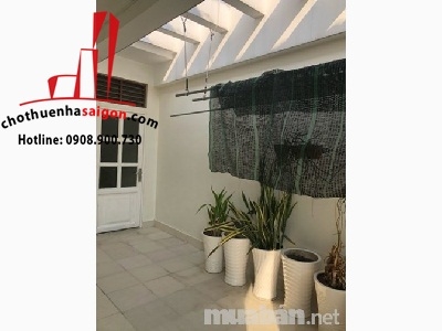 Biệt thự cho thuê nguyên căn làm công ty hoặc gia đình ở đường nội bộ trần não, quận 2