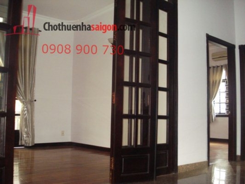 cần cho thuê villa đường nội bộ phường thảo điền quận 2, giá cho thuê:1700$/tháng