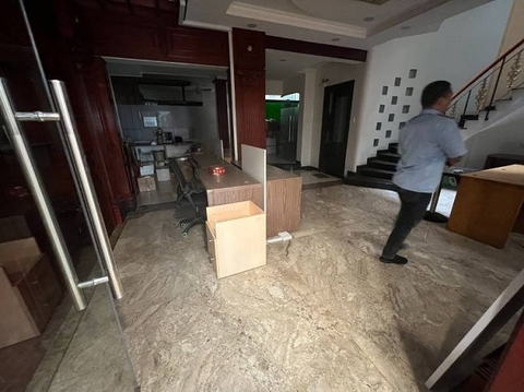 cho thuê villa mặt tiền đường nguyễn trọng tuyển quận phú nhuân giá 65tr/tháng