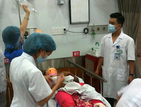 Cơn mưa dông giáng sét đốt bỏng một phụ nữ Cơn mưa dông giáng sét đốt bỏng một phụ nữ
