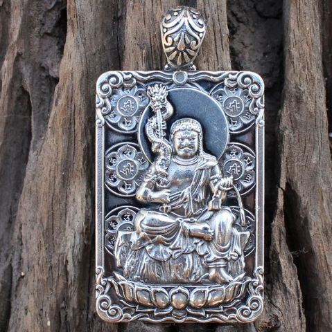 Mặt Dây Chuyền Bất Động Minh Vương Bồ Tát - Om Mani Padme Hum - DC484