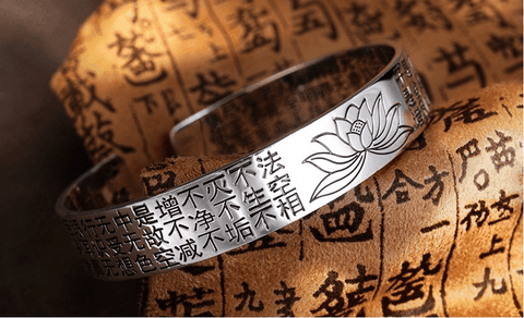 Vòng tay khắc Bát Nhã Tâm Kinh Và Hoa Sen Cát Tường -VT208
