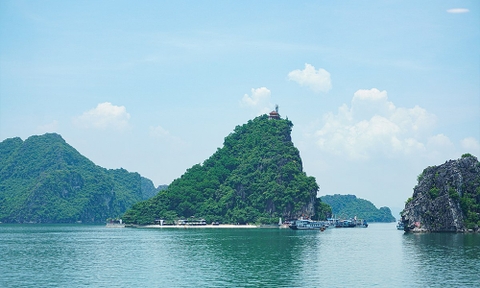 Tour Hạ Long - Yên Tử du xuân: HẠ LONG - SỬNG SỐT - TITOP - YÊN TỬ