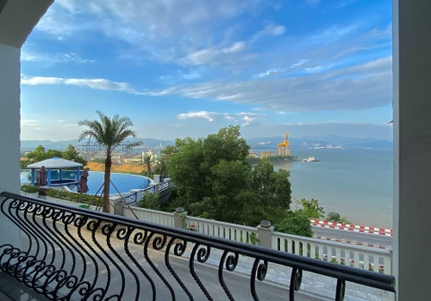 Villa 8 phòng ngủ view vịnh Hạ Long