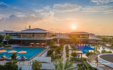 Combo Premier Village Hạ Long 2N1Đ check in con đường hoa chuông vàng Hạ Long