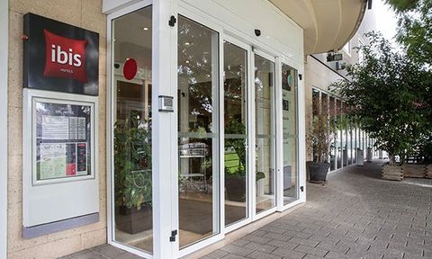 Cửa Kính Tự Động Bị Lỗi – Nguyên Nhân Và Cách Khắc Phục