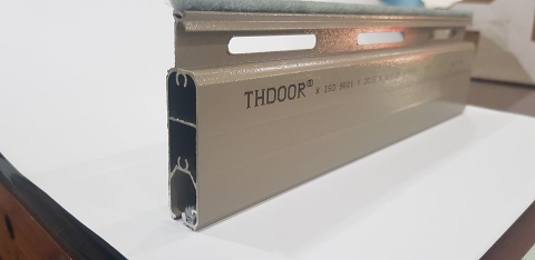 Cửa cuốn siêu êm 2 chiều THDOOR - T511