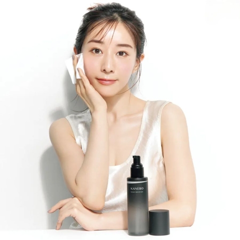 Nước dưỡng làm sáng da KANEBO RADIANT SKIN REFINER