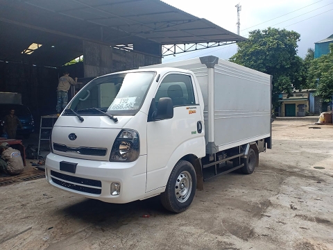 Ô tô tải THACO K200 thùng kín bửng nâng
