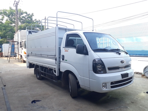 Ô tô THACO FRONTIER K200 mui bạt bửng nâng