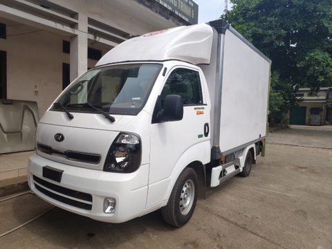 Ô tô tải THACO K200 thùng kín composite lắp bửng nâng | CKGT