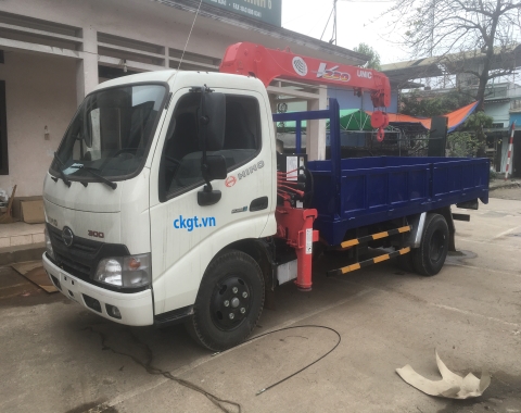 Ô tô tải gắn cẩu HINO XZU650L-HBMMK3/CKGT-UNIC URV234