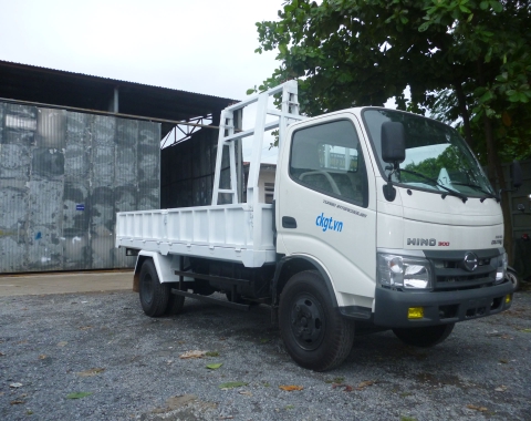 Ô tô tải chở kính HINO WU342L-NKMRHD3/CKGT-CK