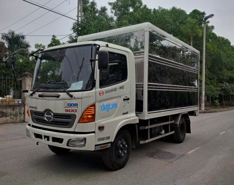 Ô tô tải HINO FC9JESW thùng kín