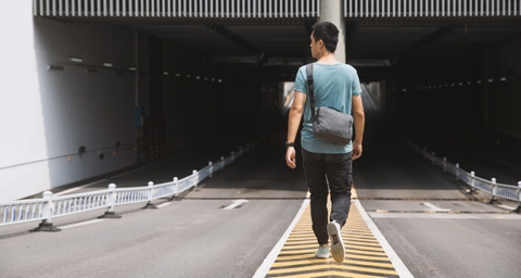 TÚI ĐEO ĐA NĂNG TOMTOC (USA) CROSSBODY FOR TECH ACCESSORIES AND IPAD