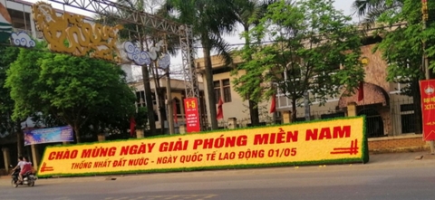 Biển hoa chào mừng ngày quốc khách tại huyện Ba Vì