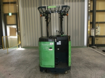 Xe nâng điện đứng lái 1,5 tấn Toyota – Chất lượng như mới