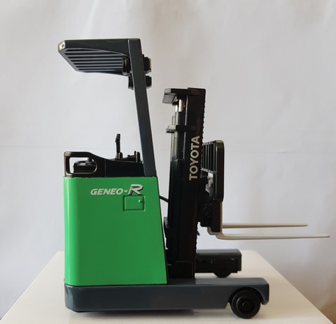 Xe nâng điện đứng lái 1,5 tấn Toyota – Chất lượng như mới