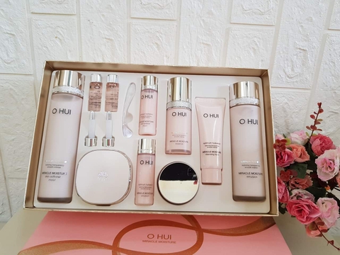 Bộ dưỡng OHUI hồng Miracle Moisture + PHẤN ƯỚT + Sữa Rửa mặt