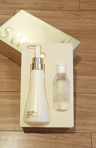 Sữa rửa mặt Su:m 37 Skin Saver Essential Cleansing Foam 250ml