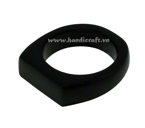 Black horn ring