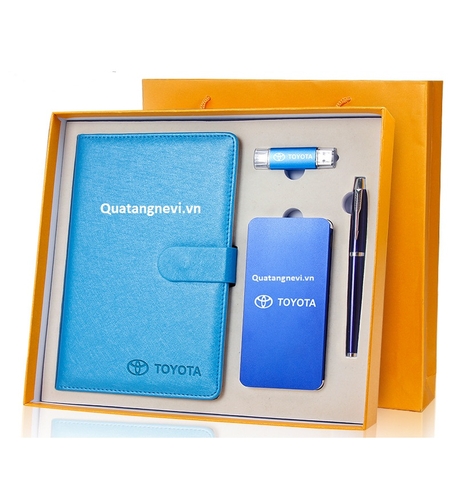 Bộ quà tặng 4 món Sổ da- Bút ký- USB- Pin dự phòng