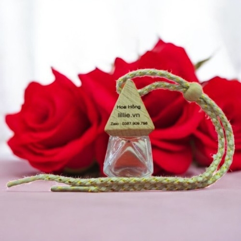 tinh dầu treo xe lillie