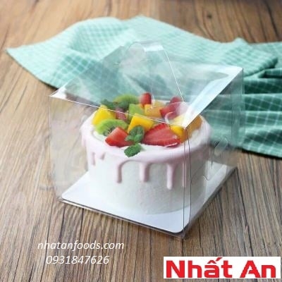 Hộp bánh kem mica vuông R13 x C11cm