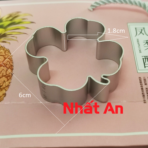 Khuôn nhấn bánh dứa hình hoa đào