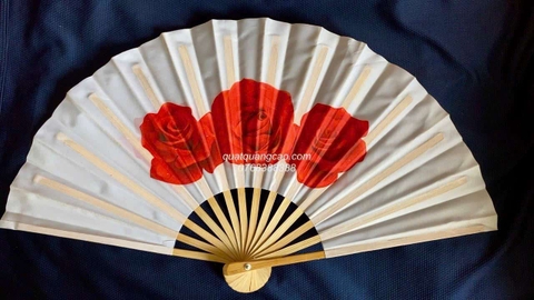 Quạt vải lụa nan tre