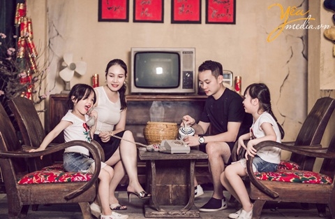 Album ảnh gia đình Chi Pi chụp tại Smiley Ville