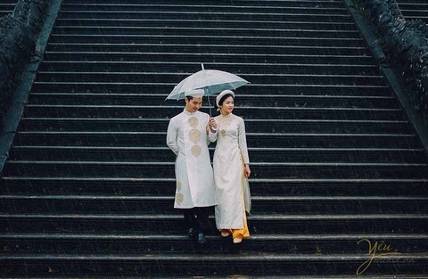 Album ảnh cưới chụp trời mưa đẹp lãng mạn