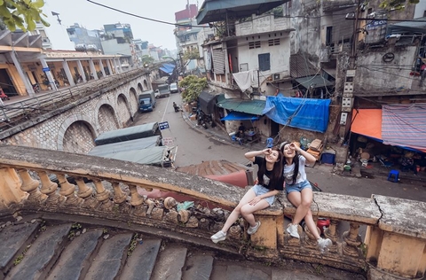 Chụp ảnh đôi cùng bạn thân đẹp ngất ngây tại Hà Nội: Én - Ly