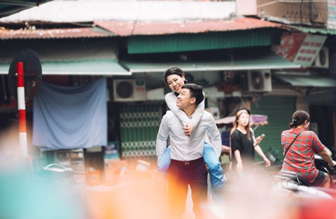Chụp hình cưới đẹp quanh nội thành Hà Nội: Huyền - Tú