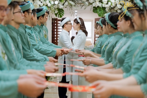 Bộ ảnh lễ ăn hỏi cô dâu Thu Trang và chú rể Duy Đông