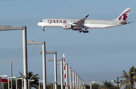 Máy bay Qatar hạ cánh khẩn cấp vì một vụ đánh ghen