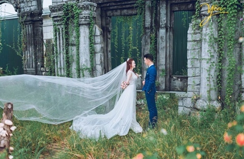 Album ảnh cưới chụp tại Thảo nguyên hoa Long Biên của cặp đôi Hằng - Huân
