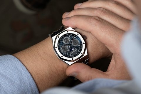 Đồng hồ Audemars Piguet Royal Oak Lịch vạn niên - Cuộc chơi mang tính khu vực Đồng hồ Audemars Piguet Royal Oak Lịch vạn niên - Cuộc chơi mang tính khu vực